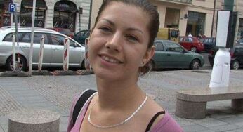 Czech Streets 13 Adela Elemanla Röpörtaj Ayağına Kafeye Gidip Tuvaletinde Hunharca Sikişiyor Türkçe Altyazılı Porno